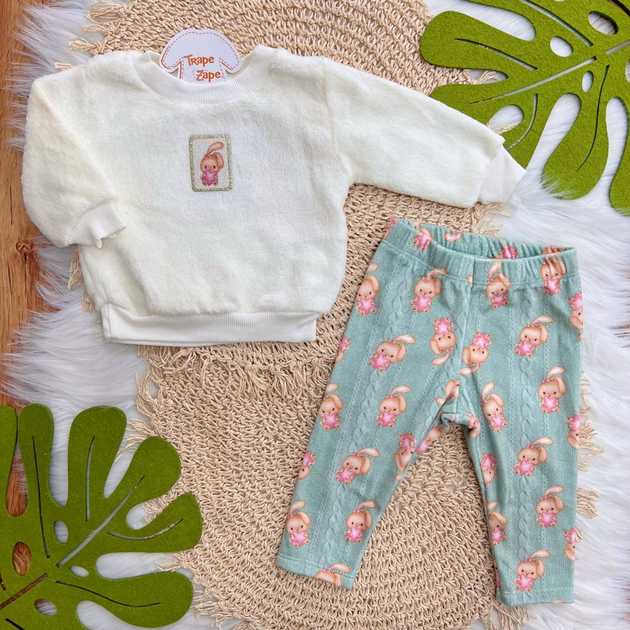 Conj. Casaco de Pelinho Coelhinha com Estrela e Calça em Plush - Off White e Verde